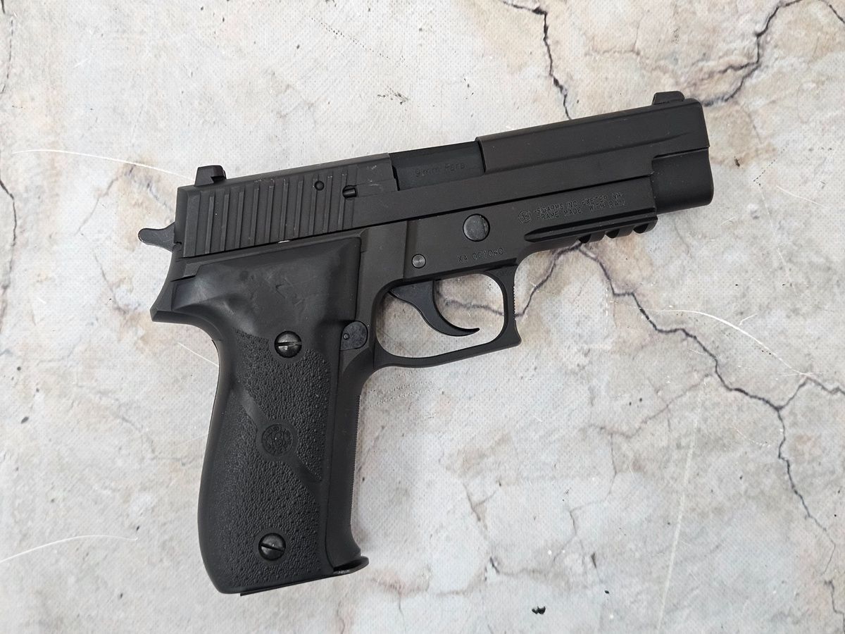 中古商品）KSC P226R HW HOGUEグリップ ガスブローバック - メルカリ