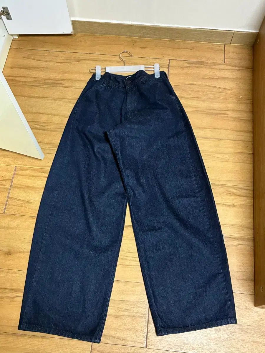 ハッチングルーム ワイド カーブド パンツ 3サイズ Indigo