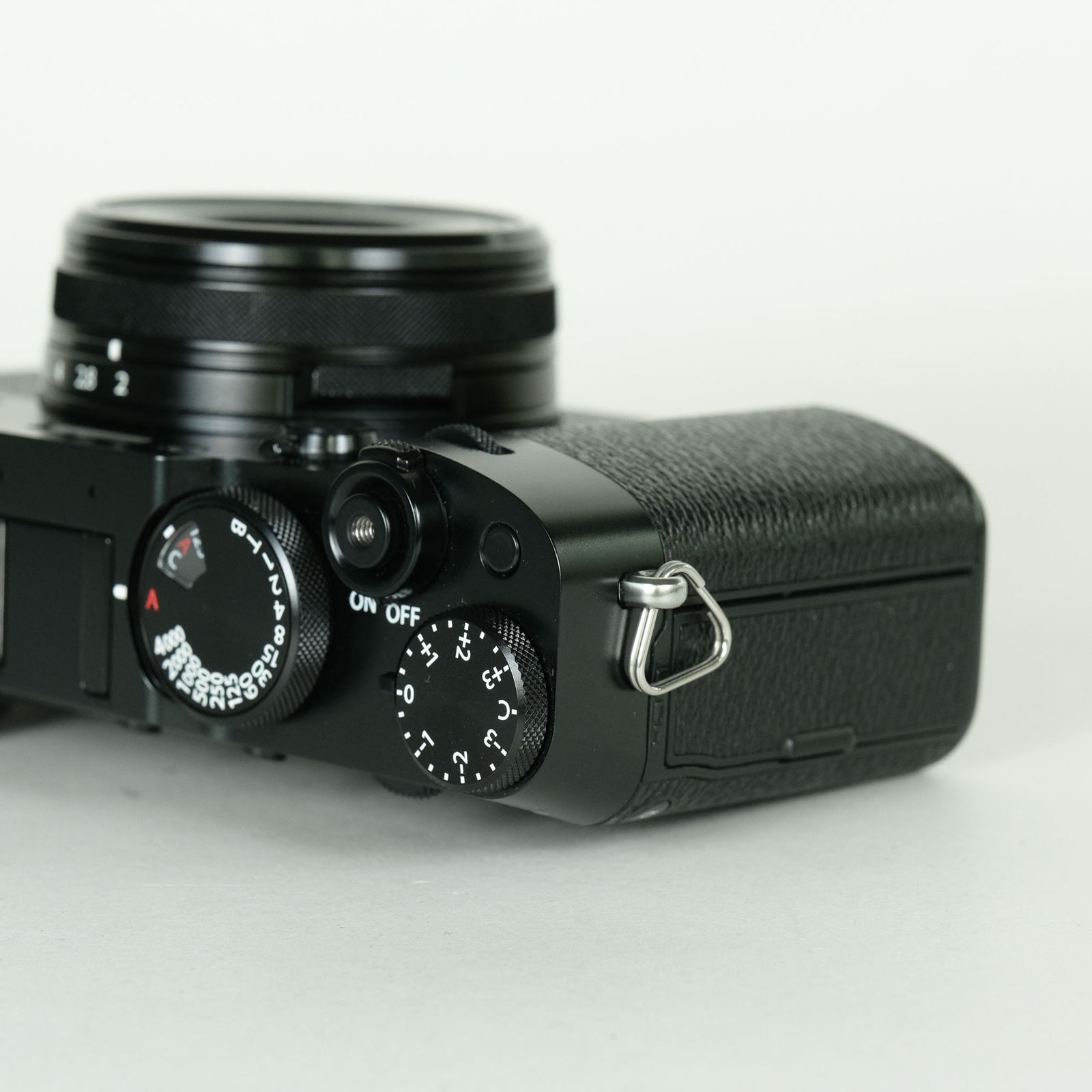 美品 | シャッター数8,000回｜別売り付属品付] FUJIFILM X100VI