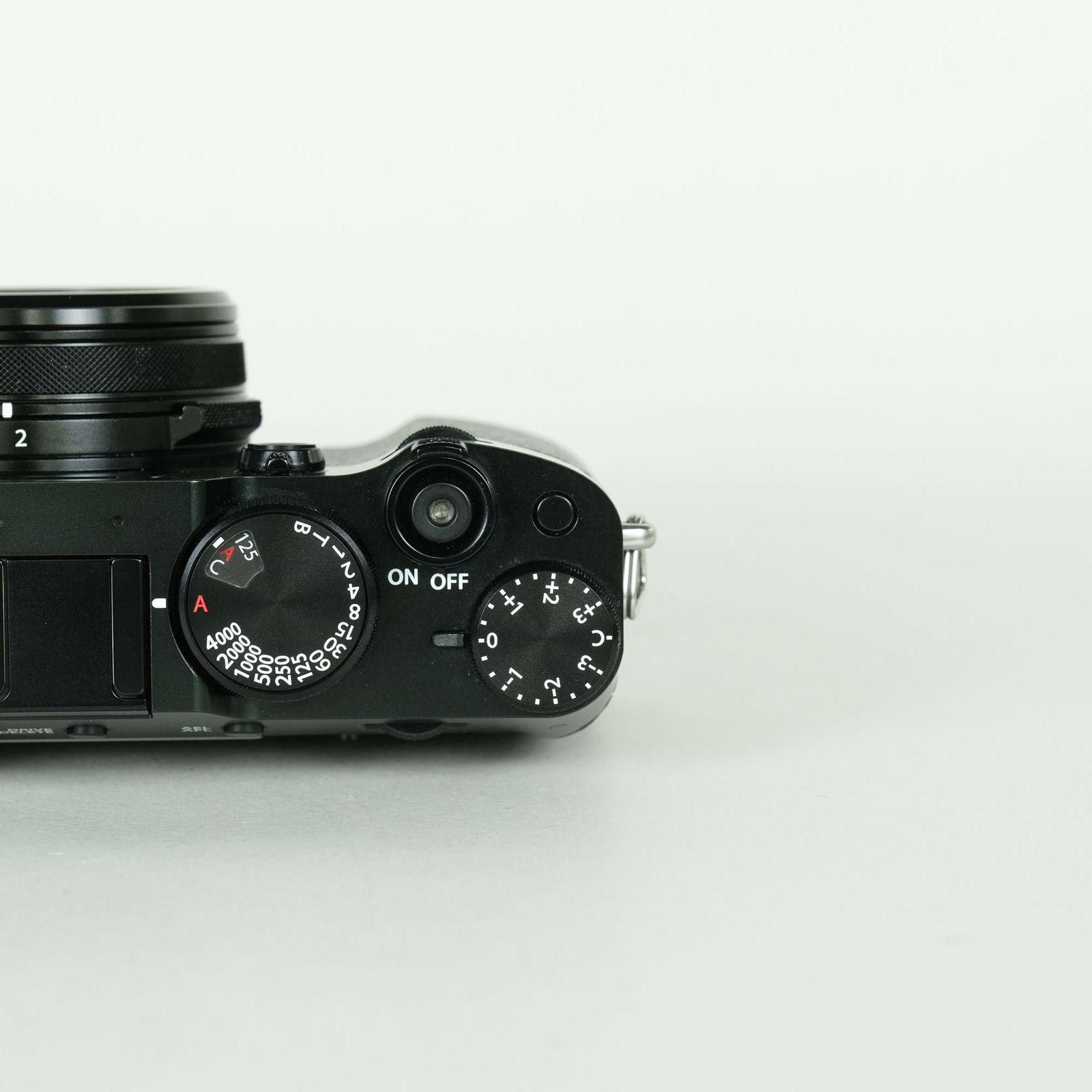 美品 | シャッター数8,000回｜別売り付属品付] FUJIFILM X100VI