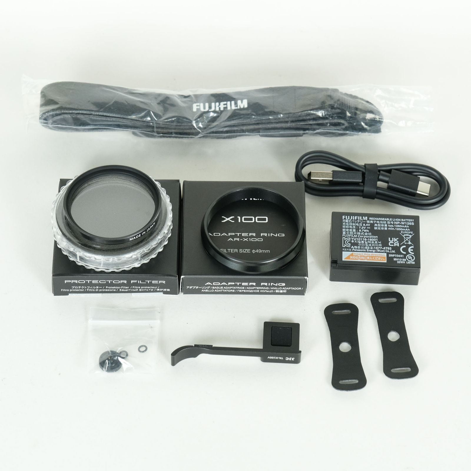 美品 | シャッター数8,000回｜別売り付属品付] FUJIFILM X100VI