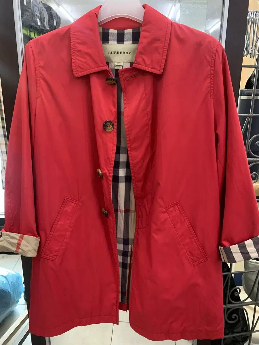 トレンチコート バーバリー レッド BURBERRY 赤 ロンドン LONDON 