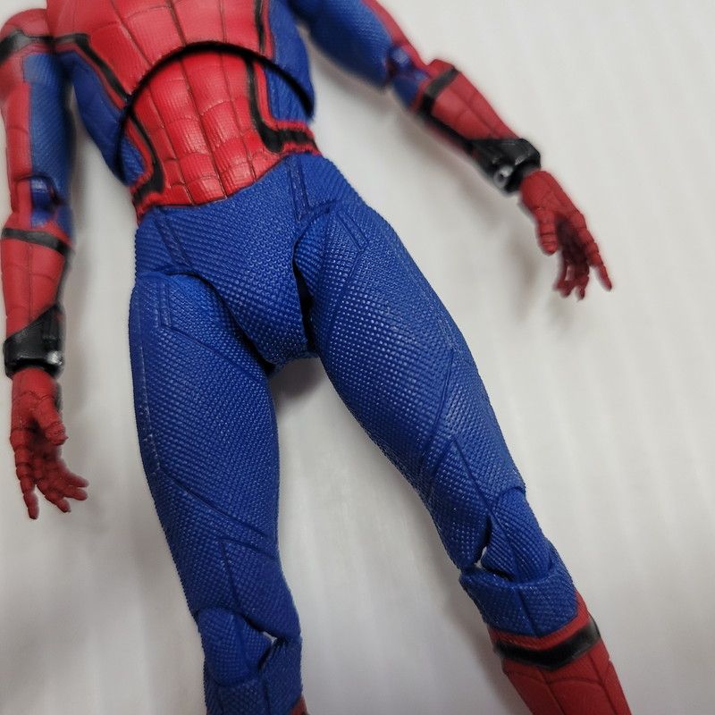 中古品】 MAFEX スパイダーマン ホームカミングver. No.047 【055