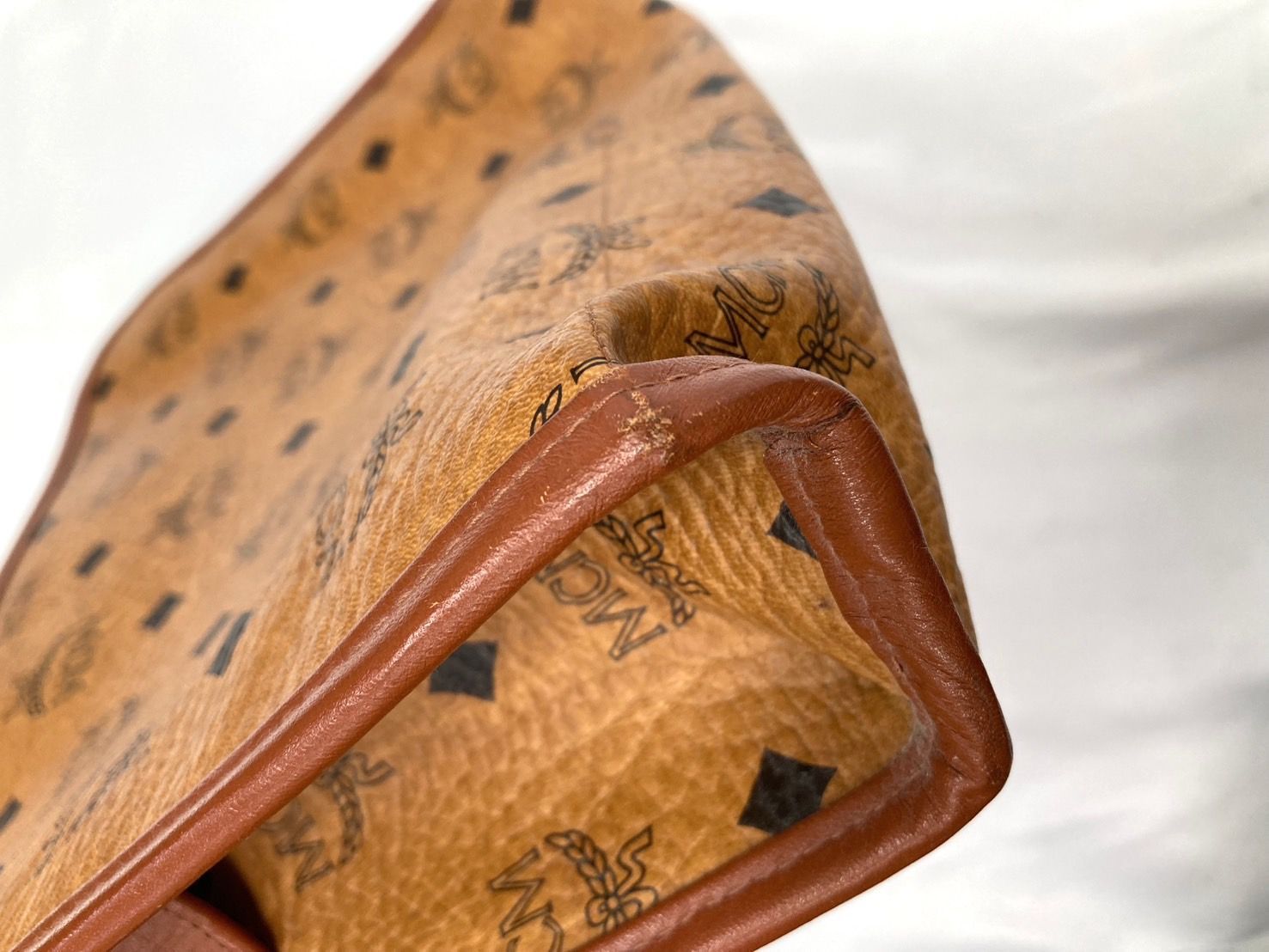 極美品 MCM エムシーエム クラッチバッグ セカンドバッグ ヴィセトス柄 レザー メンズ 保存袋 yk061901 極美品 MCM エムシーエム クラッチバッグ セカンドバッグ ヴィセトス柄 レザー メンズ 保存袋 yk061901