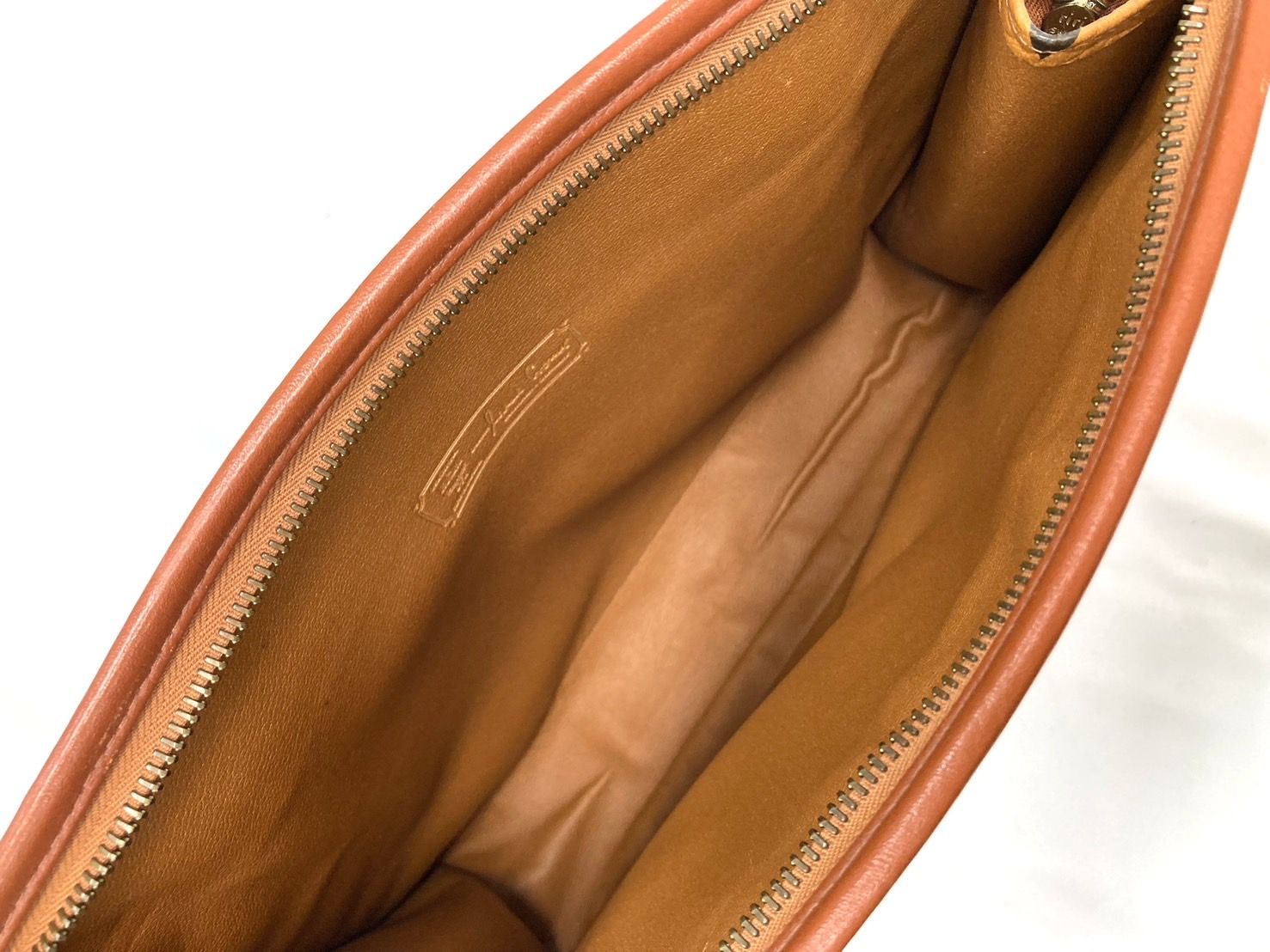 極美品 MCM エムシーエム クラッチバッグ セカンドバッグ ヴィセトス柄 レザー メンズ 保存袋 yk061901 極美品 MCM エムシーエム クラッチバッグ セカンドバッグ ヴィセトス柄 レザー メンズ 保存袋 yk061901