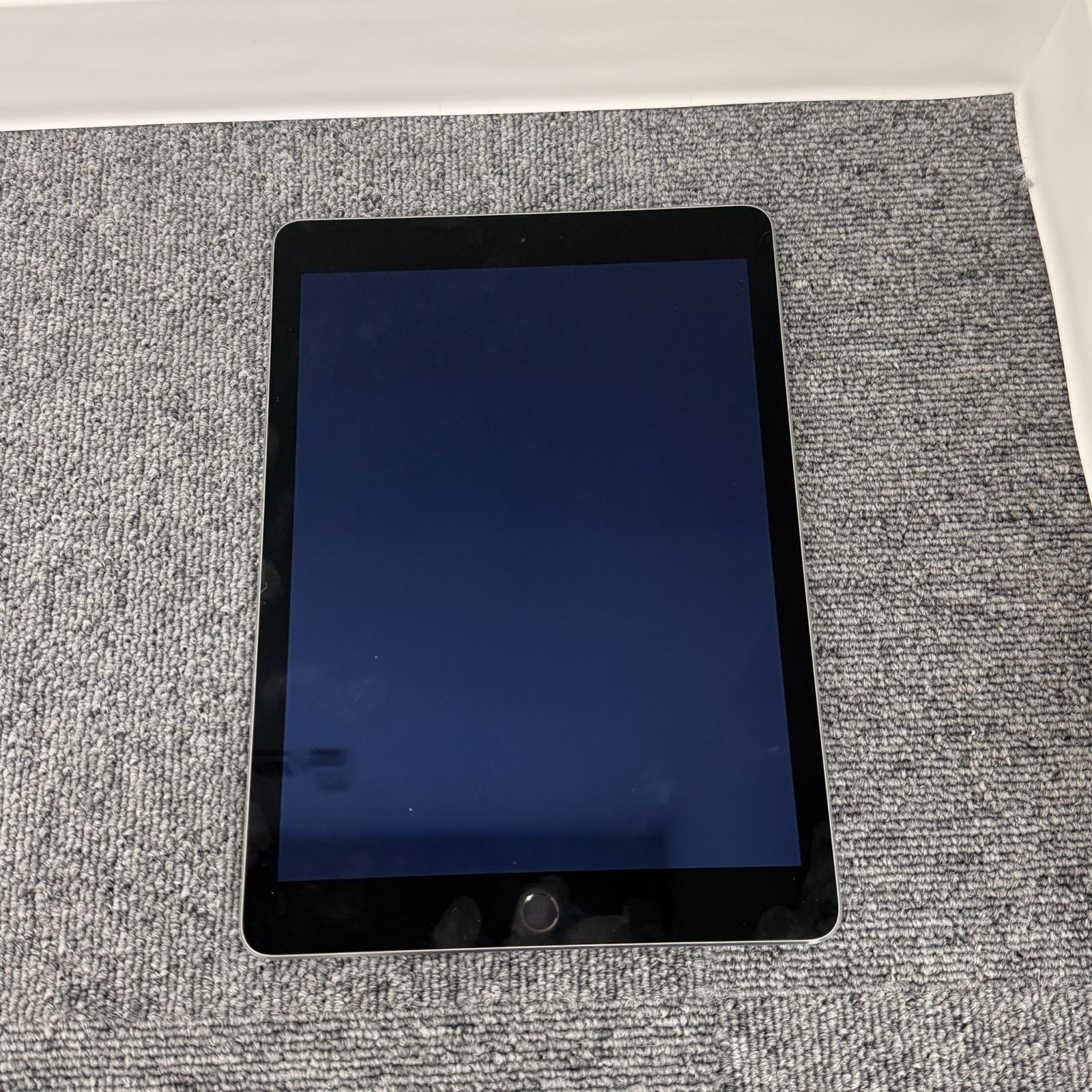 iPad Air2 スペースグレイ 128GB WiFiモデル　バッテリー95% 訳あり】iPad Air 2 32GB スペースグレイ バッテリー95% - メルカリ