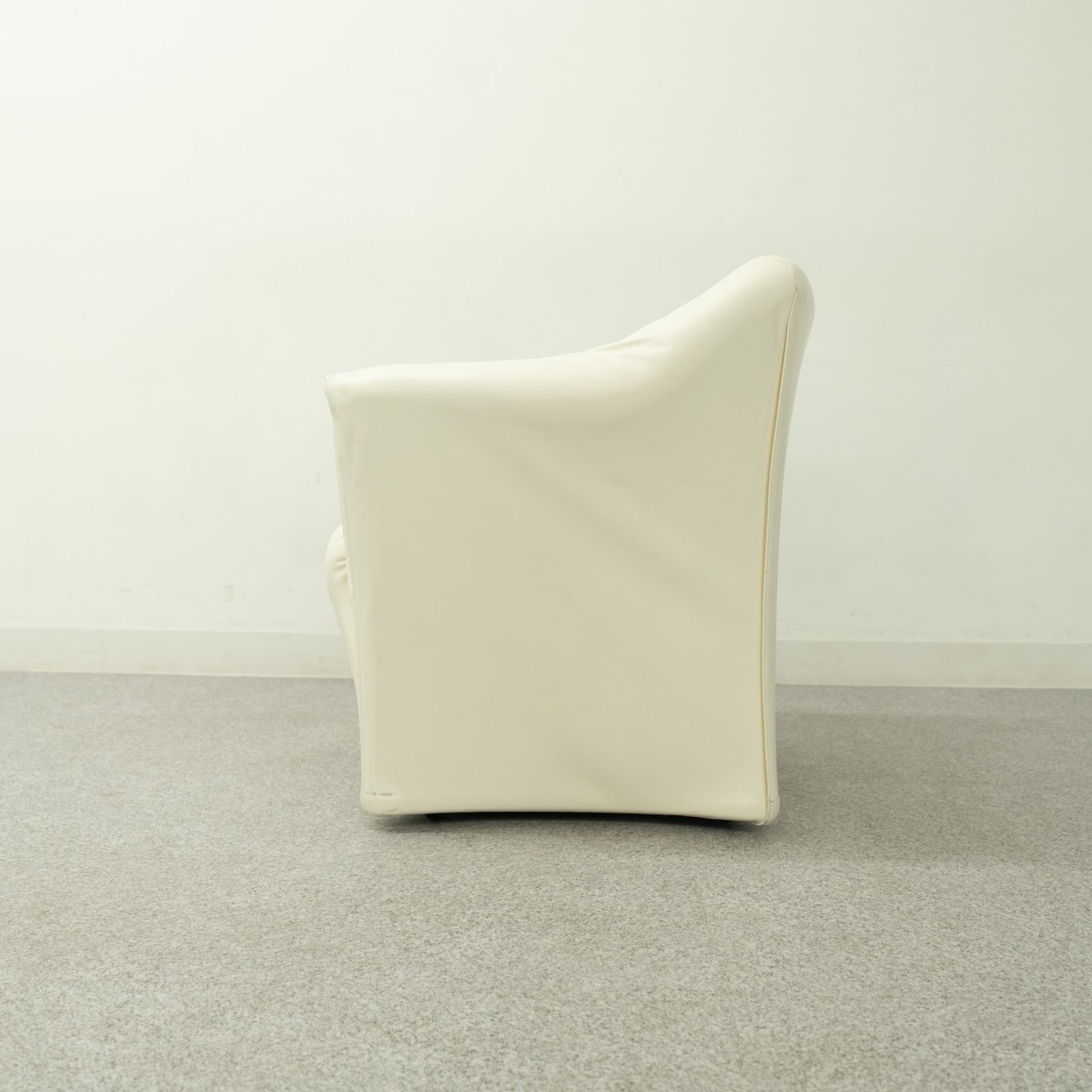 中古品】Cassina ixc. / 684 PICCOLA TENTAZIONE / カッシーナ