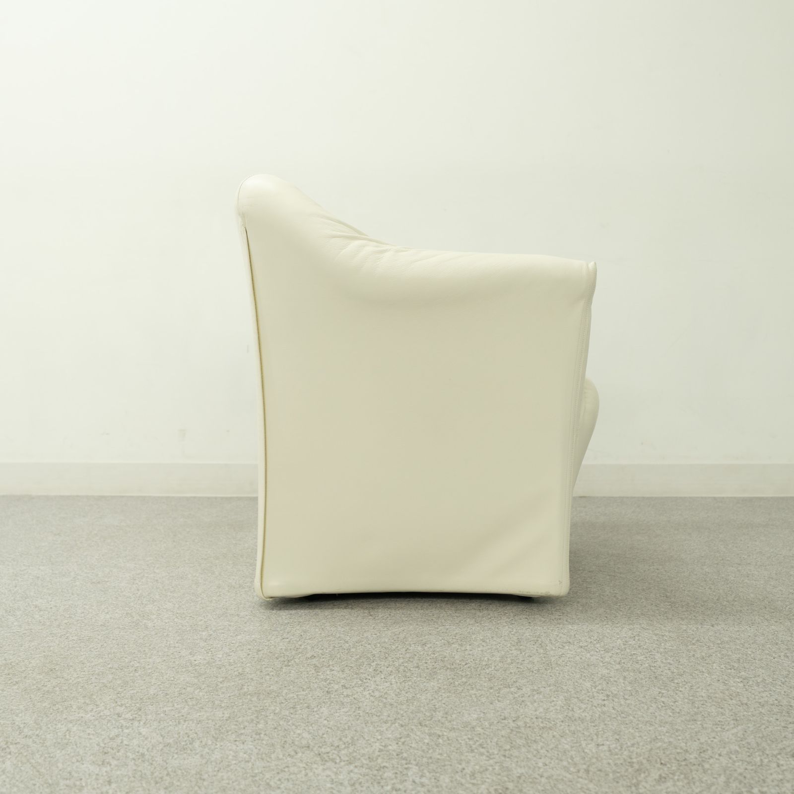 中古品】Cassina ixc. / 684 PICCOLA TENTAZIONE / カッシーナ