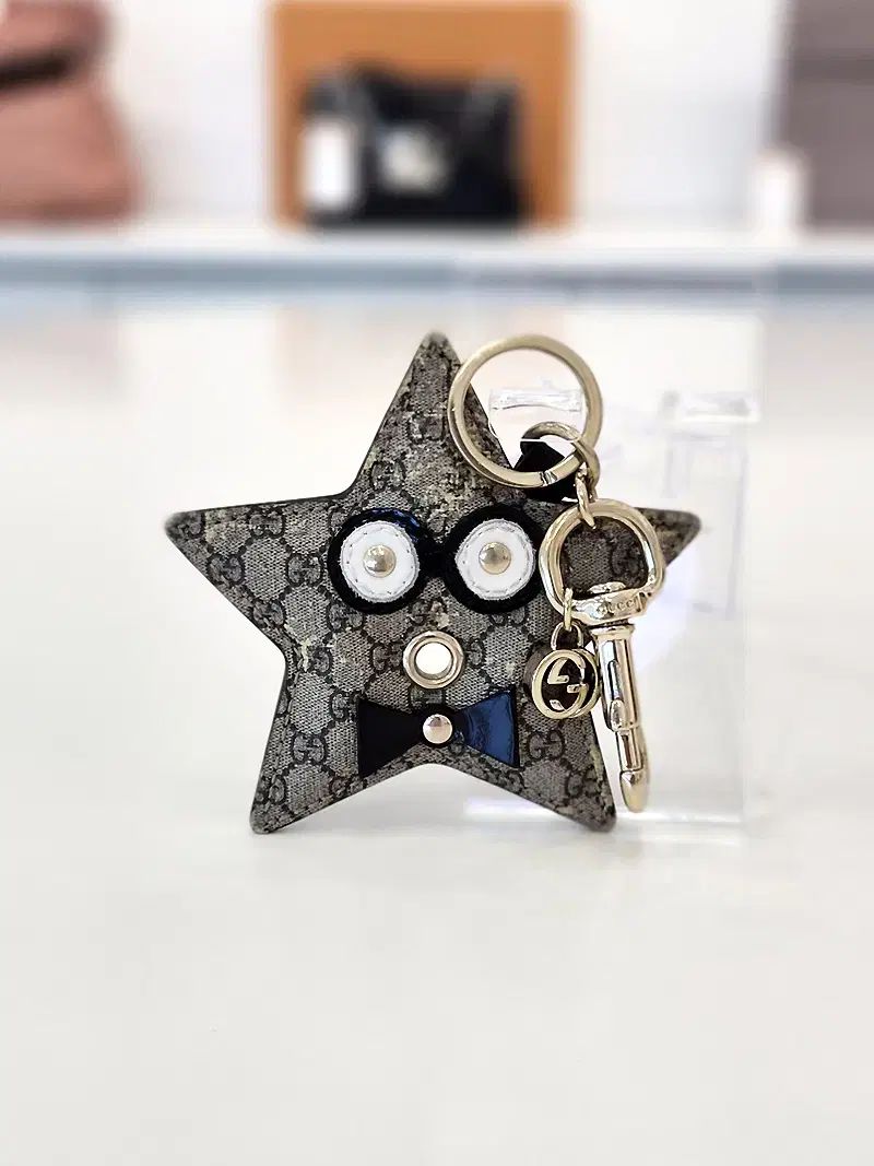 グッチ GG シュプリーム スター バッグチャーム キーホルダー
