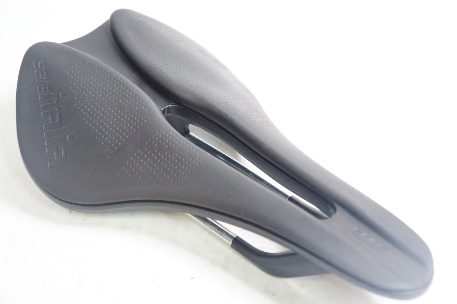 SELLE ITALIA 「セライタリア」 NOVUS BOOST EVO FEC ALLOY SUPERFLOW 