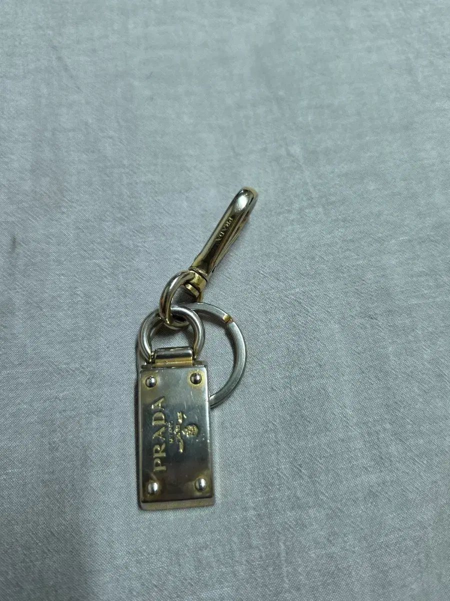 PRADA プラダ キーホルダー