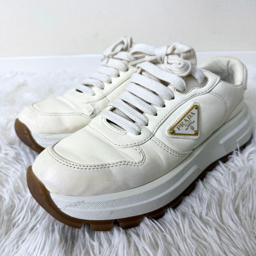 プラダ　PRADA スニーカー　37サイズ　24cm ホワイト系　三角プレート