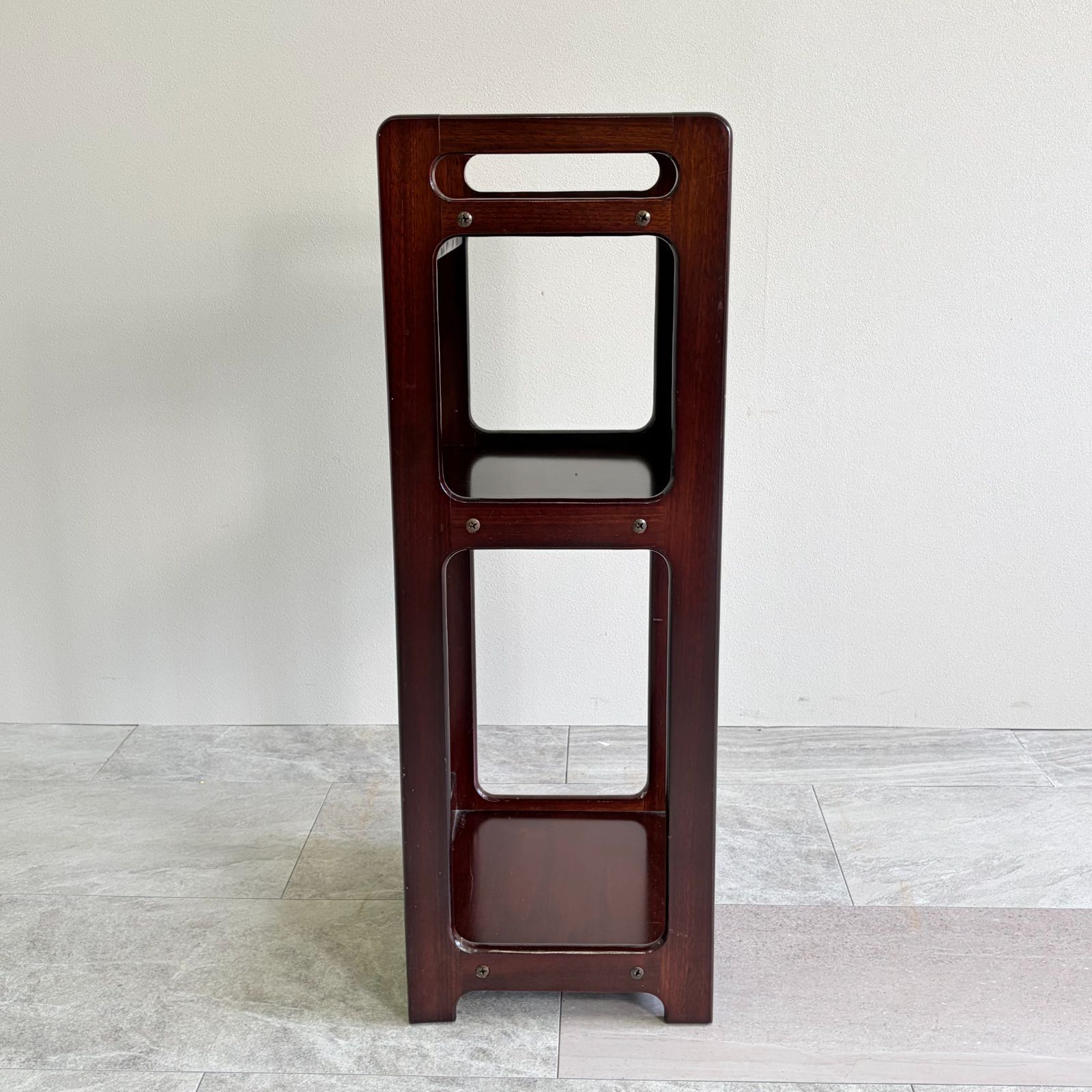 木の風合いを楽しむSTAR FURNITUREの三段ラック ディスプレイ