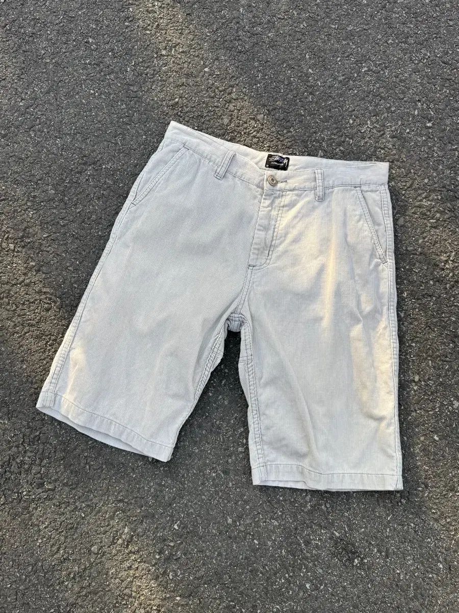 STUSSY コーデュロイ ハーフ ショーツ