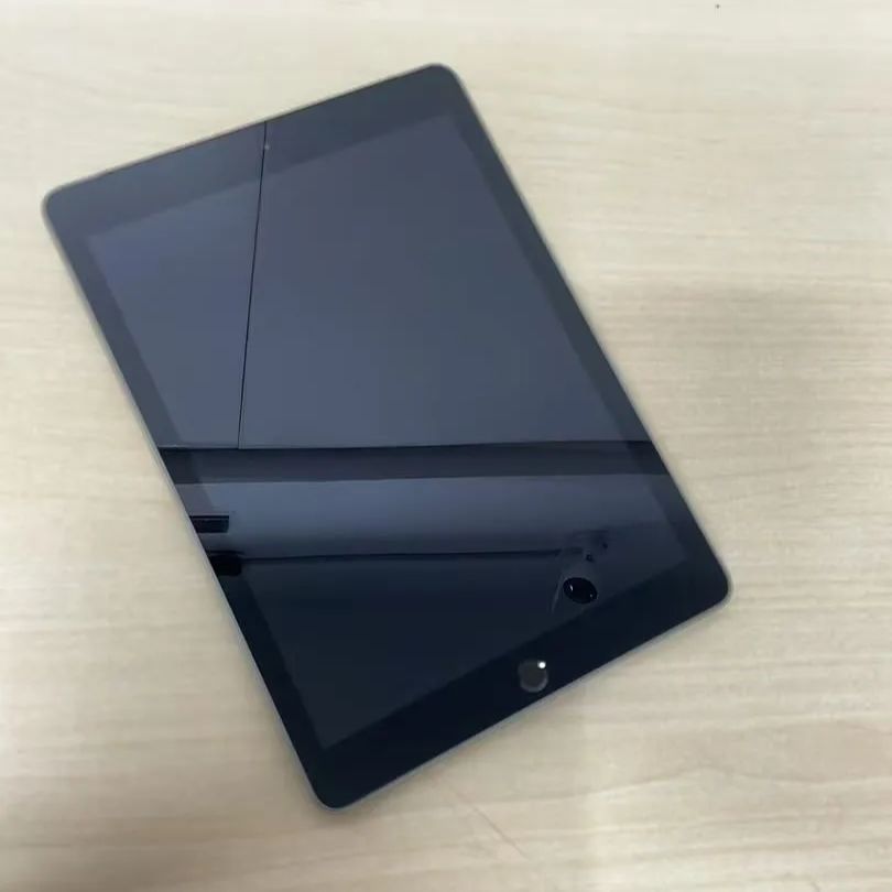 iPad 第6世代 32GB スペースグレイ 動作確認済 - メルカリ