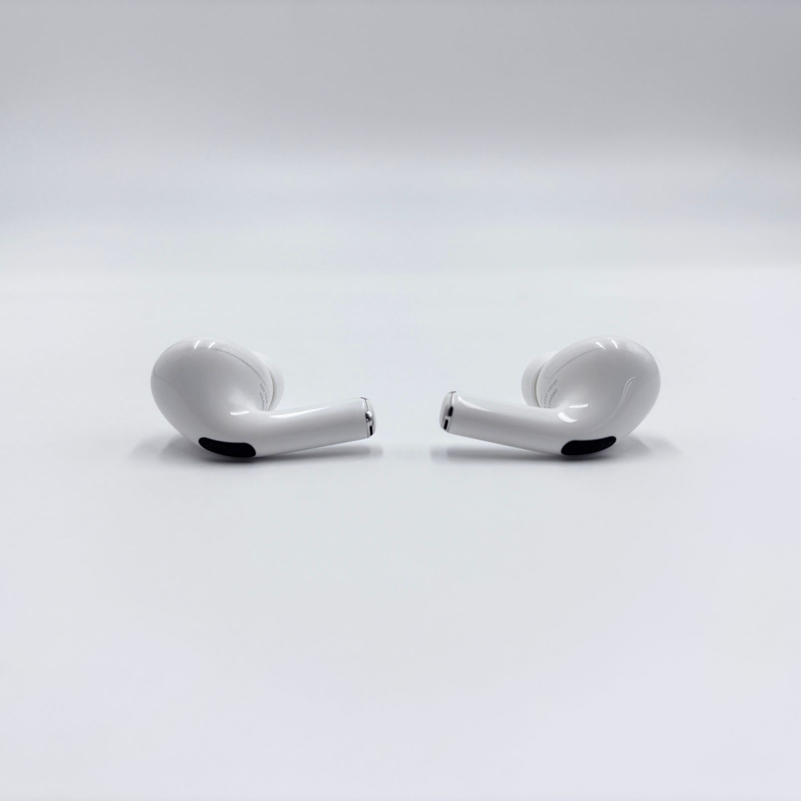 Apple AirPods Pro 第2世代 MagSafe充電ケース(USB-C)付き MTJV3J/A