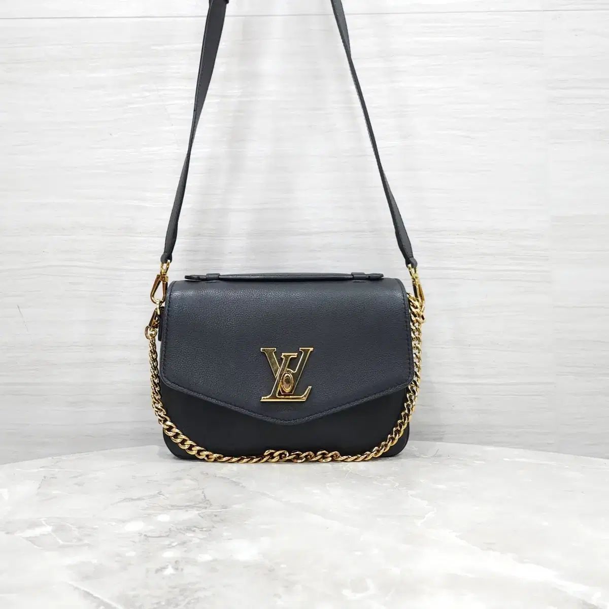 ルイヴィトン LV オックスフォード ロックミー ショルダーバッグ 