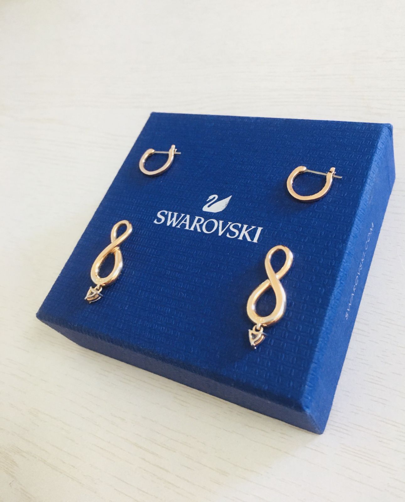 新品 田中みなみ着用 人気スワロフスキー Swarovski Infinity ピアス