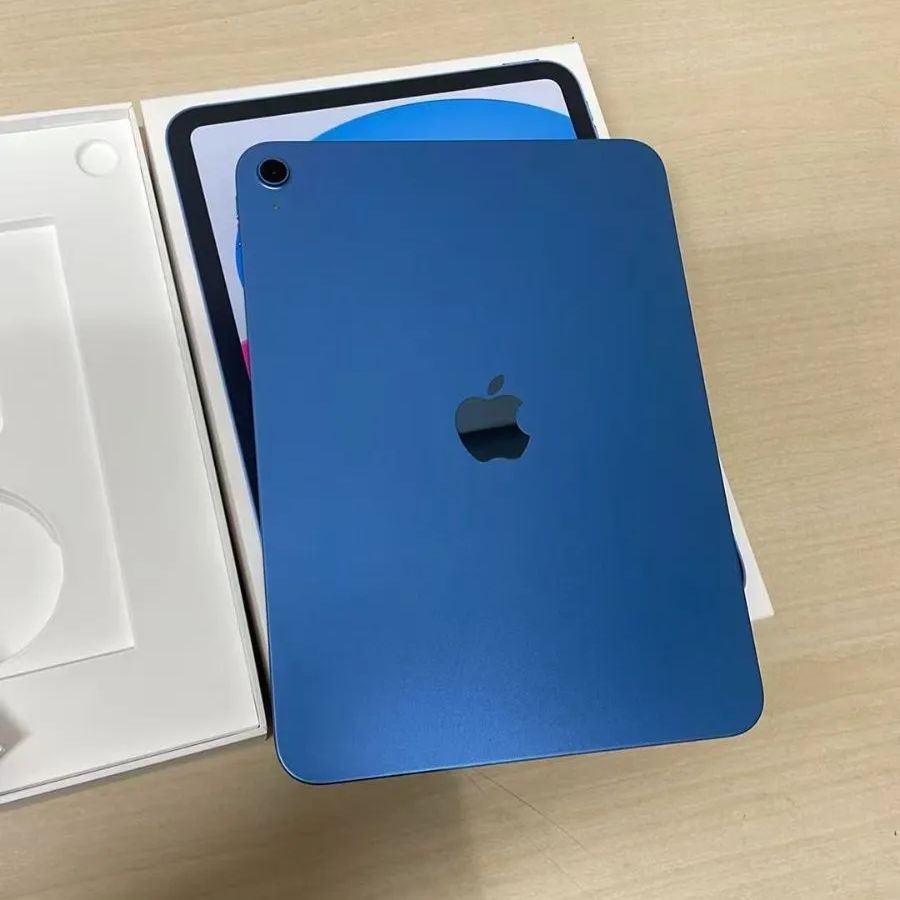 iPad 第10世代 128GB ブルー 極美品 5回充電 - メルカリ
