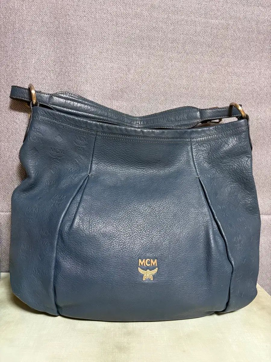 MCM レディース ショルダーバッグ ネイビー城ラベる