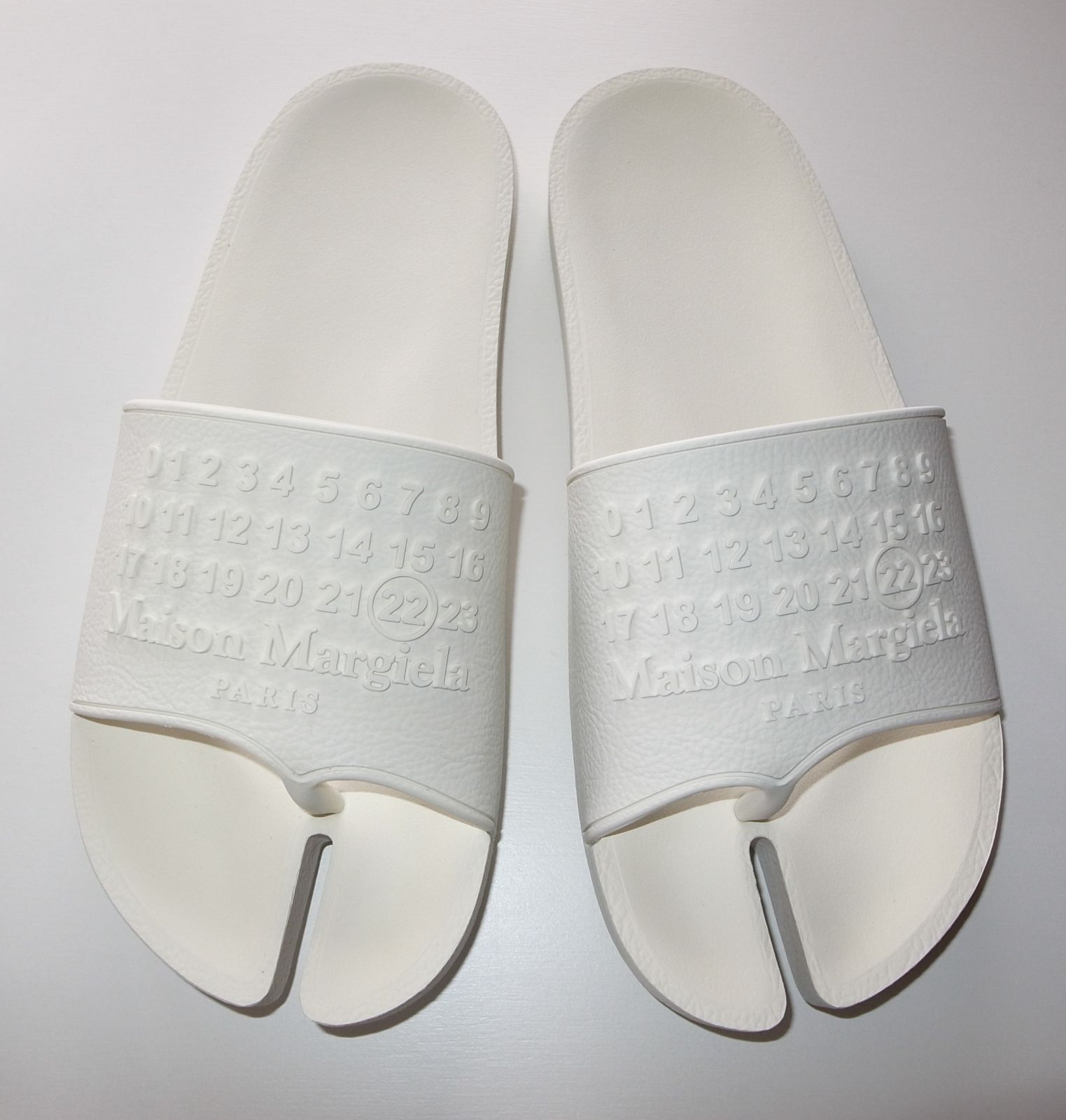 maison margiela マルジェラ white logo tabi 足袋 ロゴ サンダル