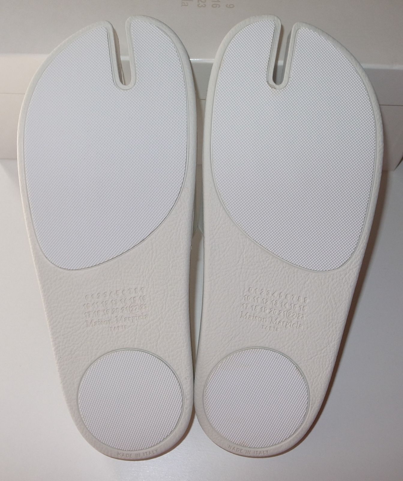 maison margiela マルジェラ white logo tabi 足袋 ロゴ サンダル