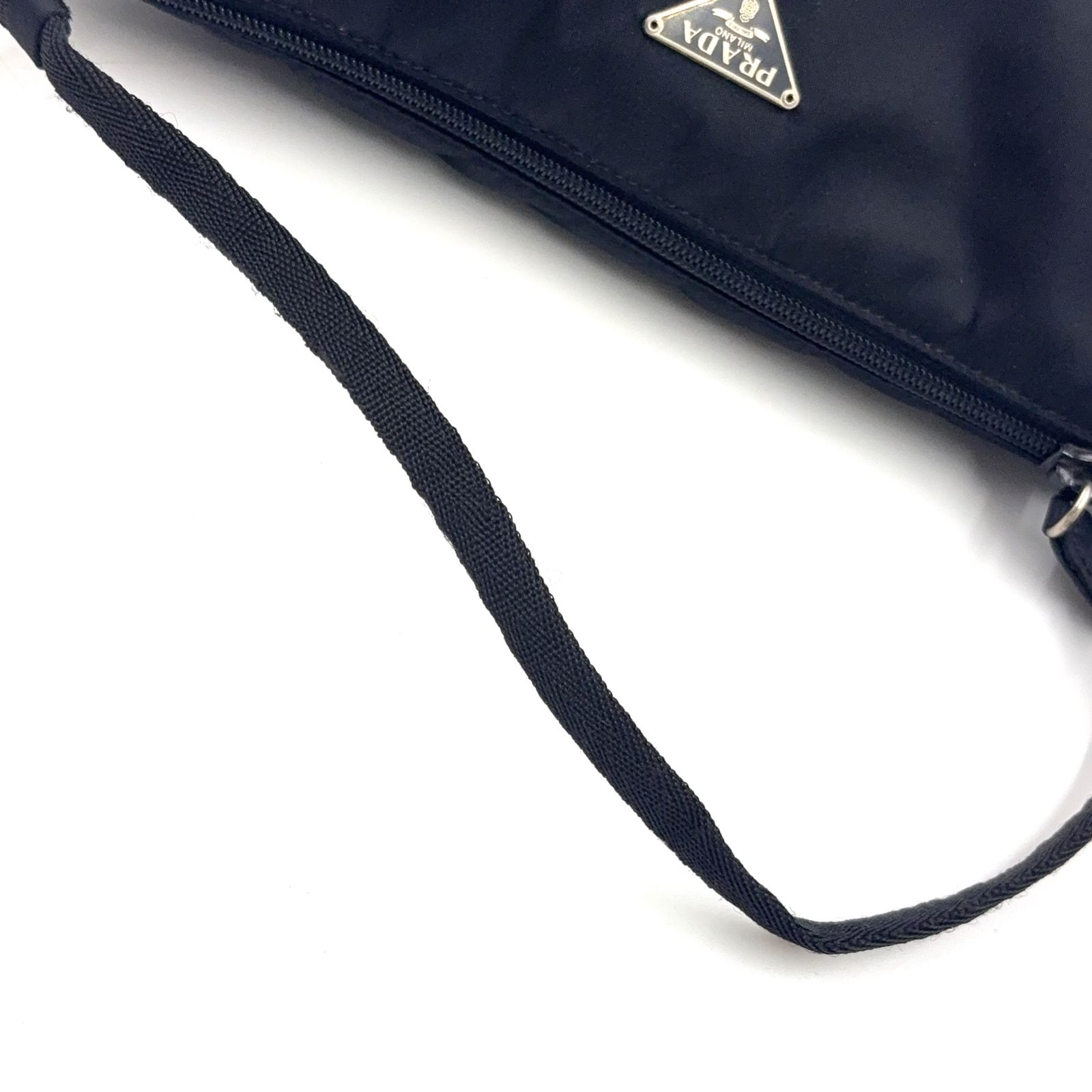 新着】PRADA テスートナイロン ナイロン ブラック ミニハンドバッグ