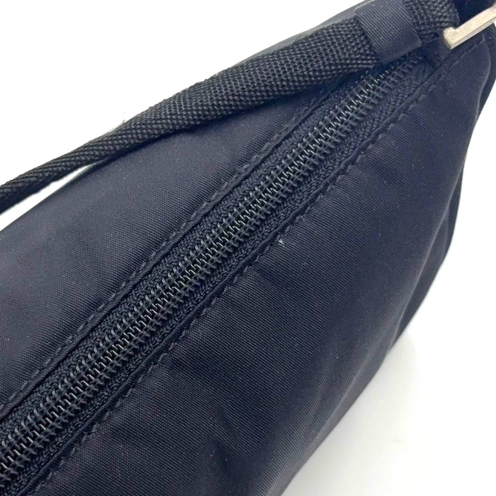 新着】PRADA テスートナイロン ナイロン ブラック ミニハンドバッグ