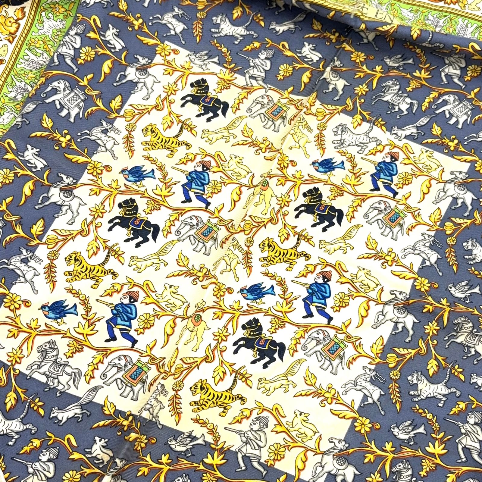 新着】HERMES カレ90 CHASSE EN INDE インドの狩猟 シルク マルチ