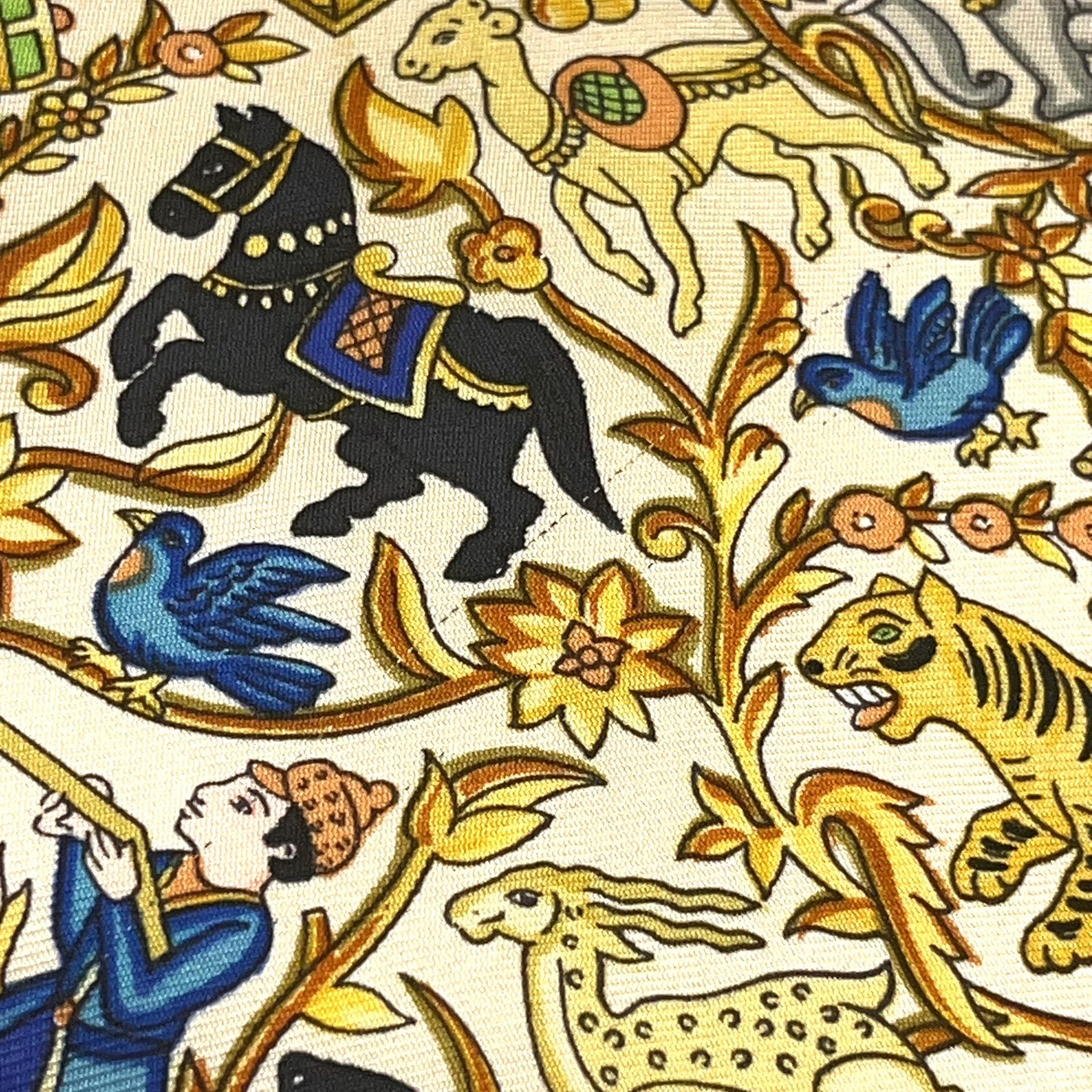 新着】HERMES カレ90 CHASSE EN INDE インドの狩猟 シルク マルチ
