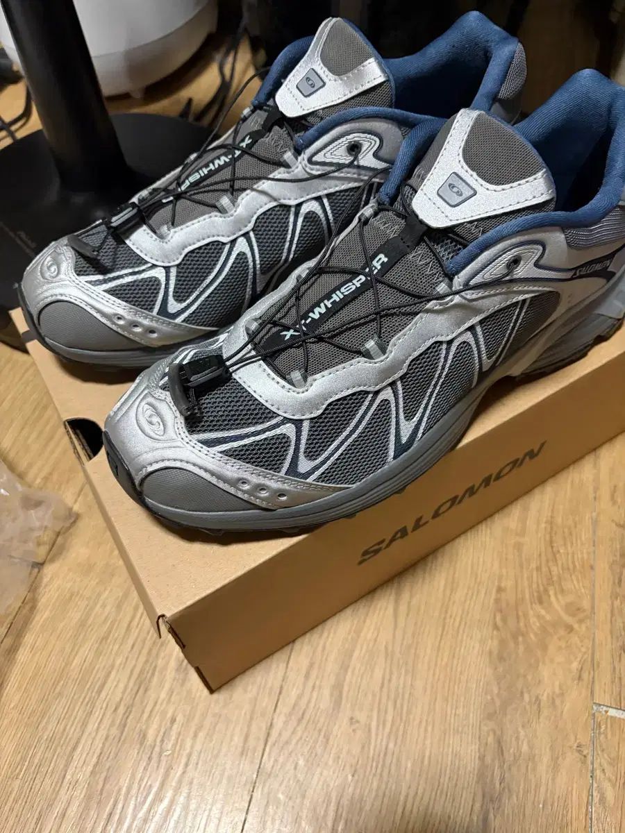 SALOMON WHISPER 290