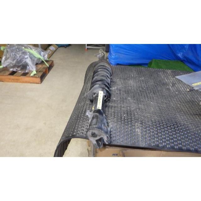 タウンエース DBF-S412M 左フロントストラット