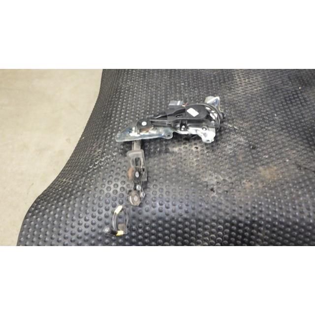 スペーシア DBA-MK32S 左パワースライドドアモーター