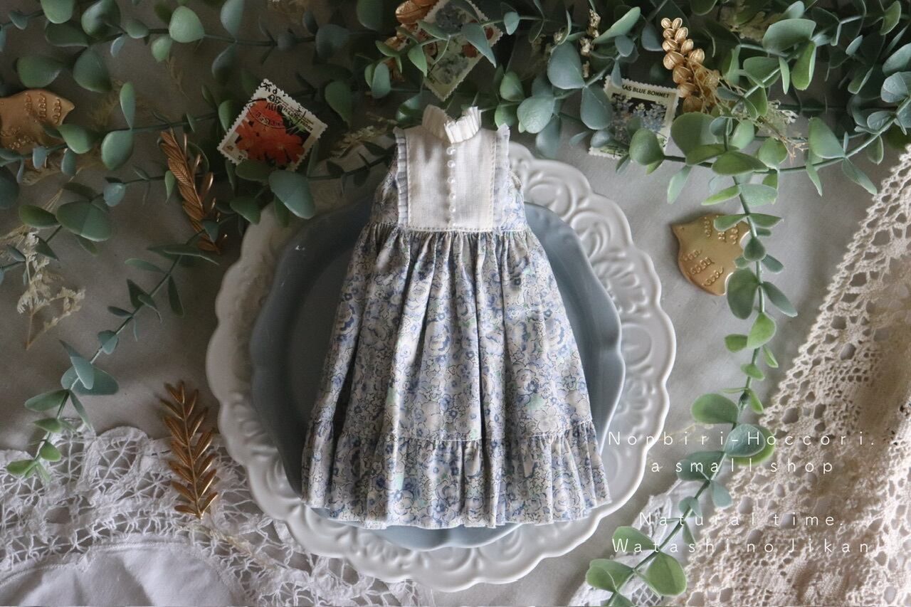No.A343 ブライス blythe お花柄のワンピース アウトフィット - メルカリ