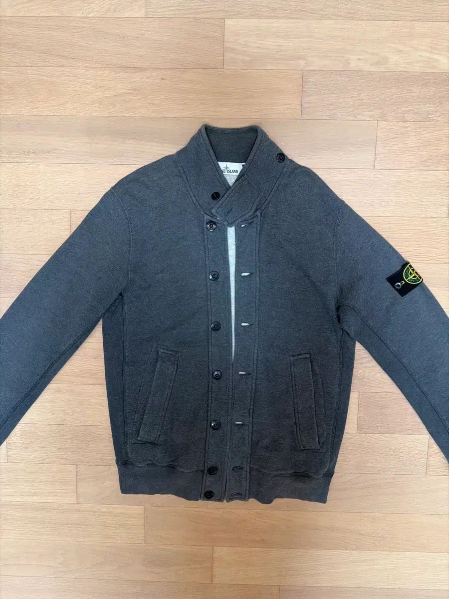 STONE ISLAND ジップアップカーディガン 26,706円