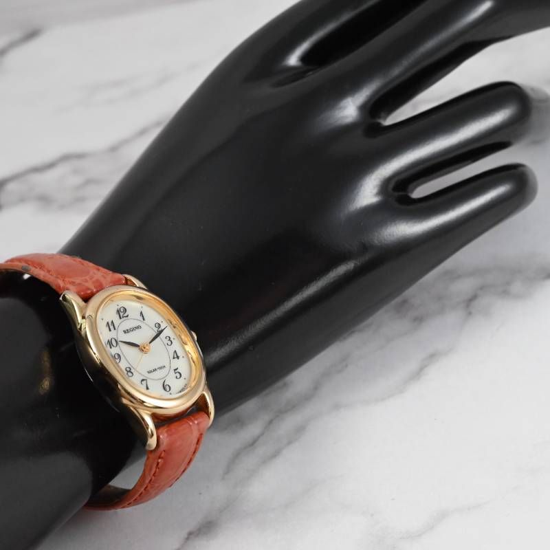 CITIZEN シチズン REGUNO レグノ ソーラー腕時計 レディース オーバルケース ゴールド×レザーベルト きれいめ 上質 大人カジュアル 動作確認済み