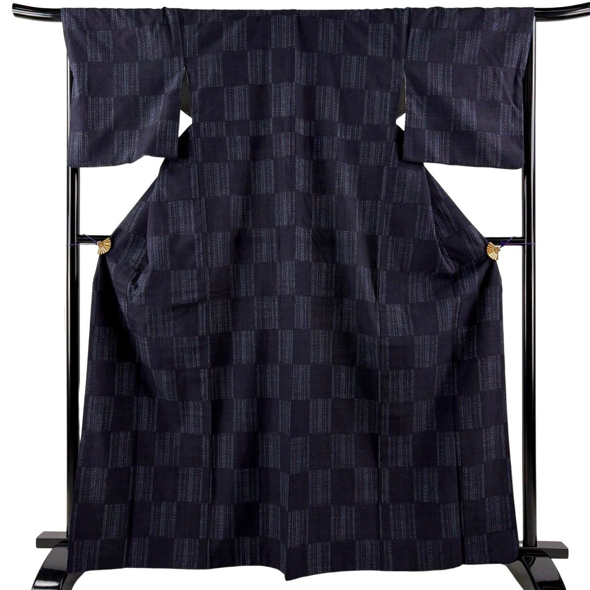 結城紬 身丈165.5cm 裄丈67.5cm L 袷 本場結城紬 奥順 証紙 市松 亀甲絣 濃紺 正絹 逸品 【中古】