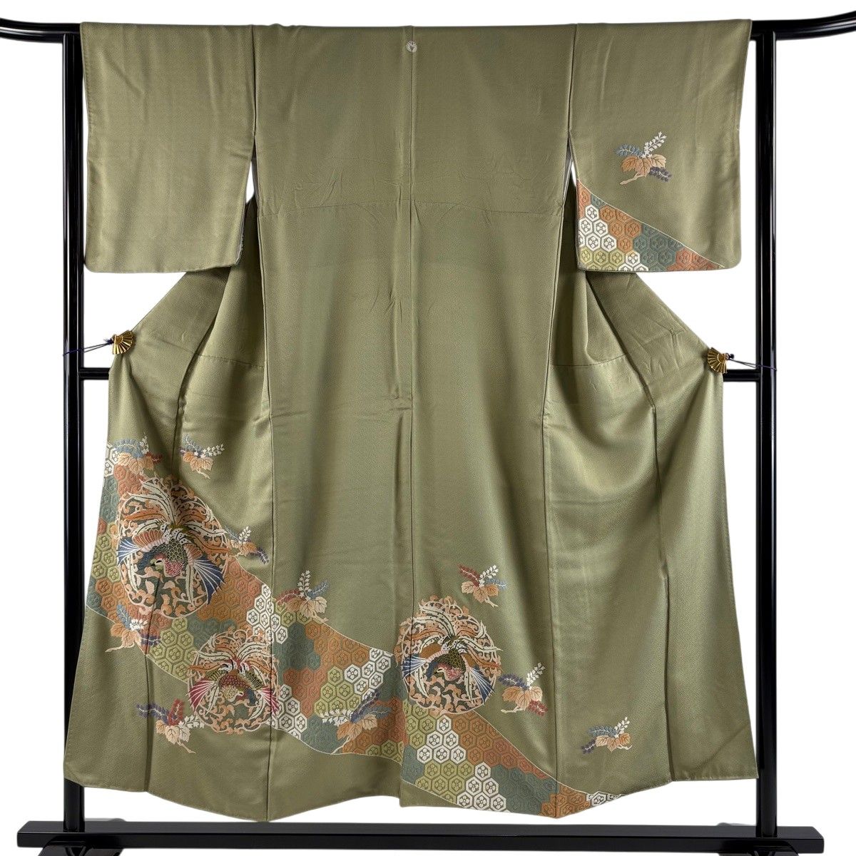 付下げ 身丈151cm 裄丈64cm M 袷 鳥 亀甲 相良刺繍 薄緑 正絹 名品 一つ紋 【中古】 9,798円