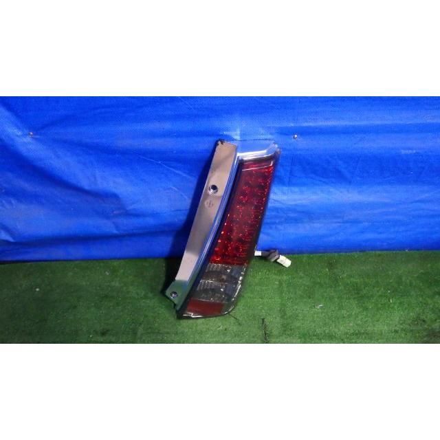 ワゴンＲ DBA-MH23S 右テールランプ 19,800円