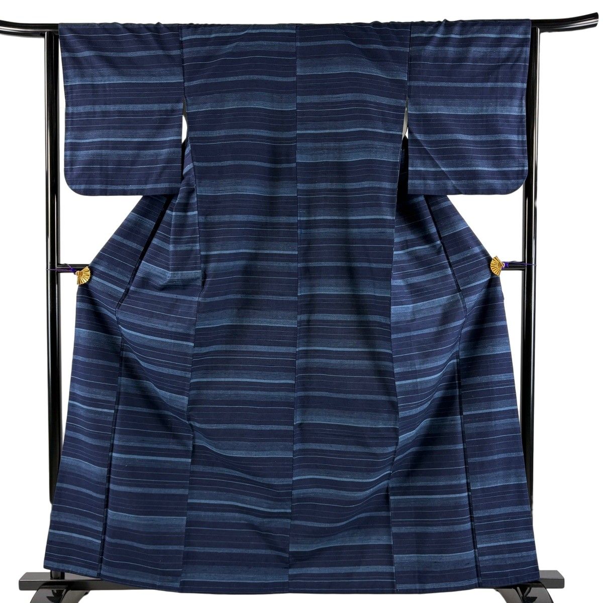 紬 身丈162cm 裄丈63.5cm S 袷 横縞 紺色 正絹 秀品 【中古】 - メルカリ