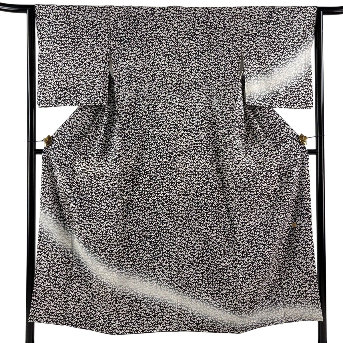 【美品】 付下げ 身丈152cm 裄丈63cm S 袷 落款 笹 ぼかし クリーム 正絹 秀品 【中古】