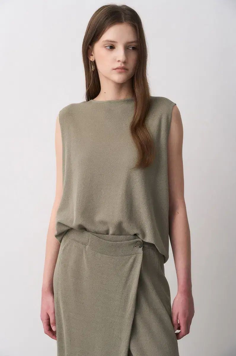 the CASHMERE バッグ タイ ストラップ スリーブレス ニット トップス 新品
