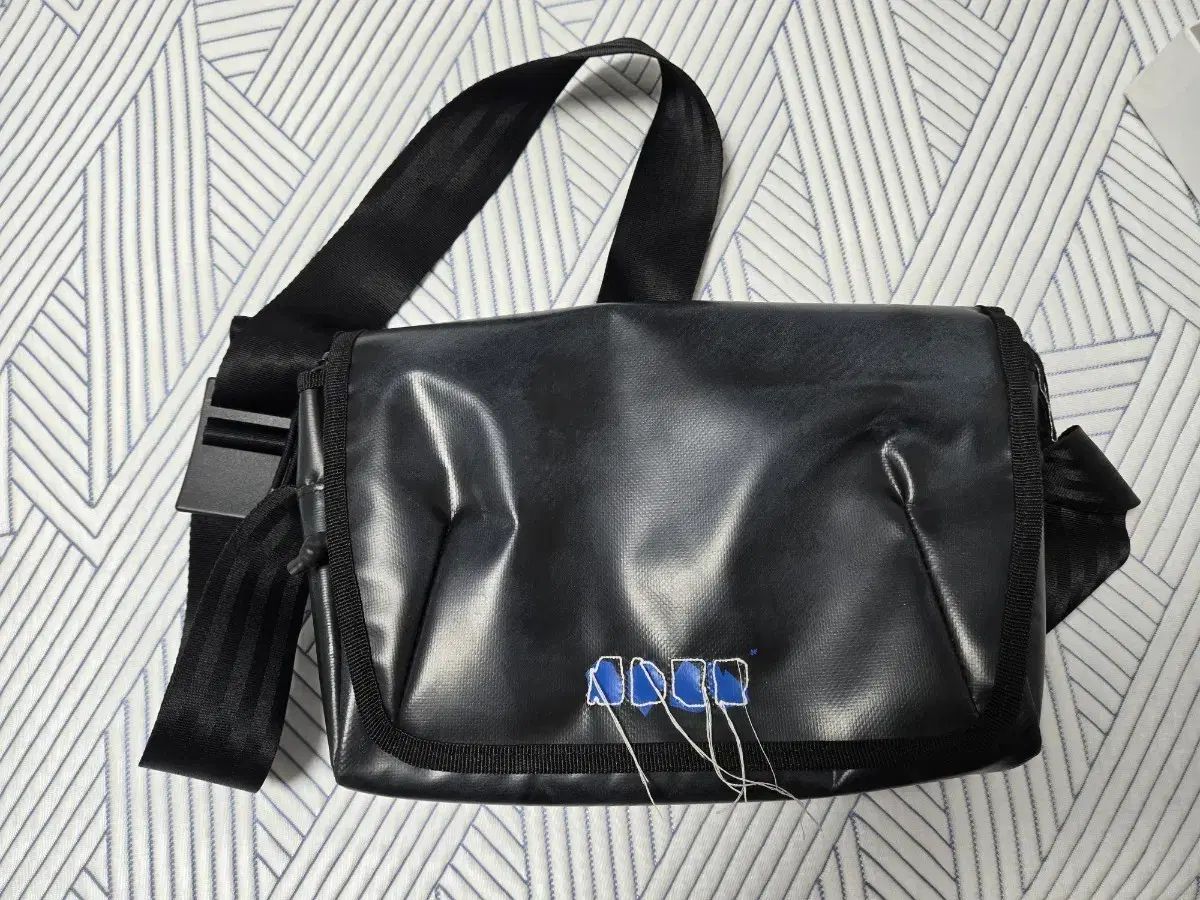 ADER ERROR トレーシング アドモア クロスボディーバッグ ブラック