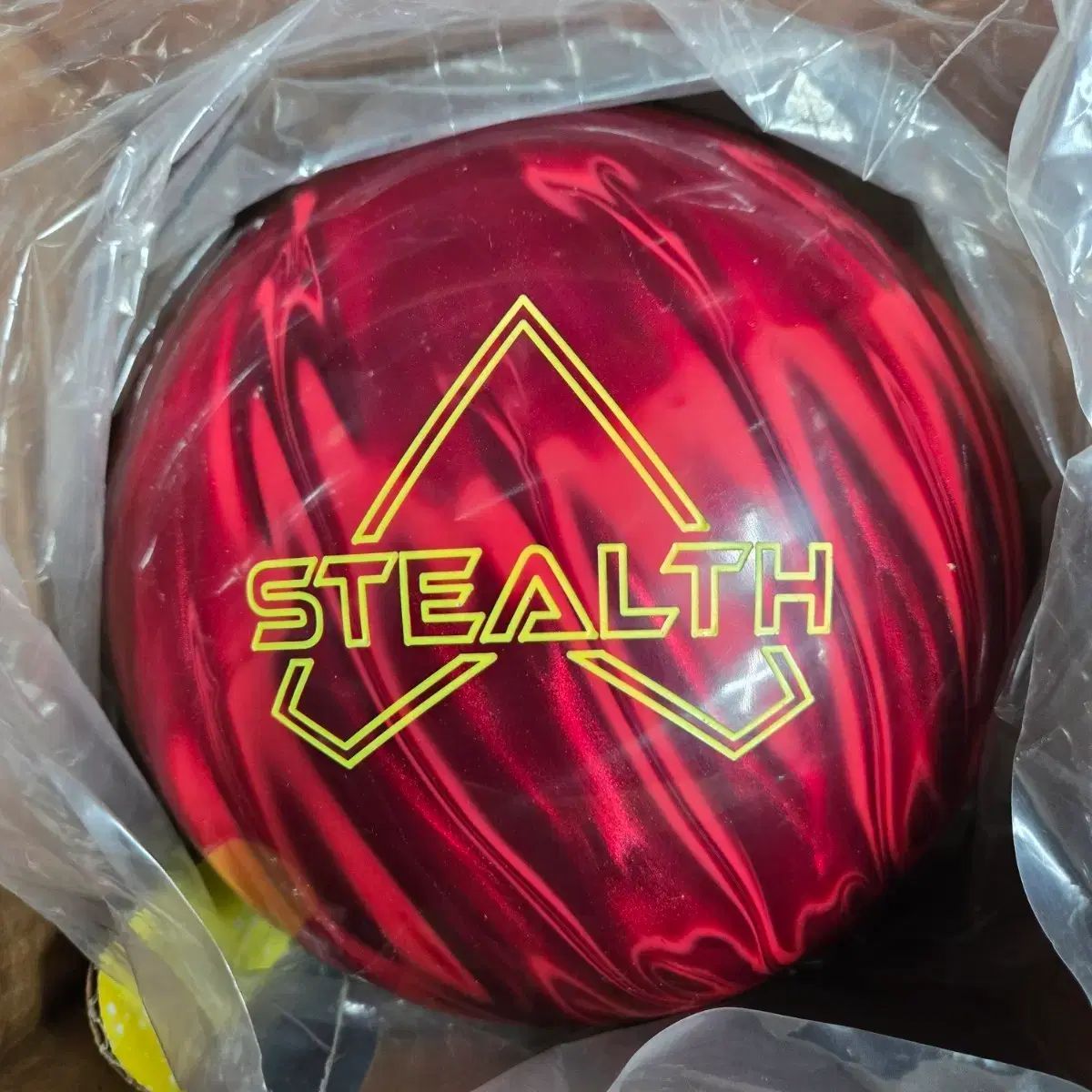 配送無料(※メルカリshop取引では対象外) 15 パウンド 公式球 トラック STEALTH (ステルス) スカーレット 新品 ボーリング