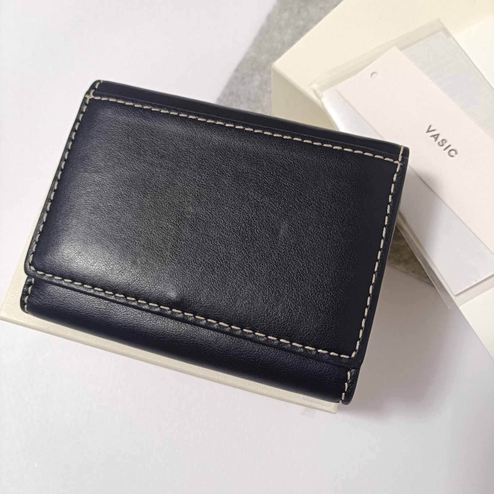 VASIC ヴァジック 三つ折り財布 コンパクトウォレット 牛革 ブラック