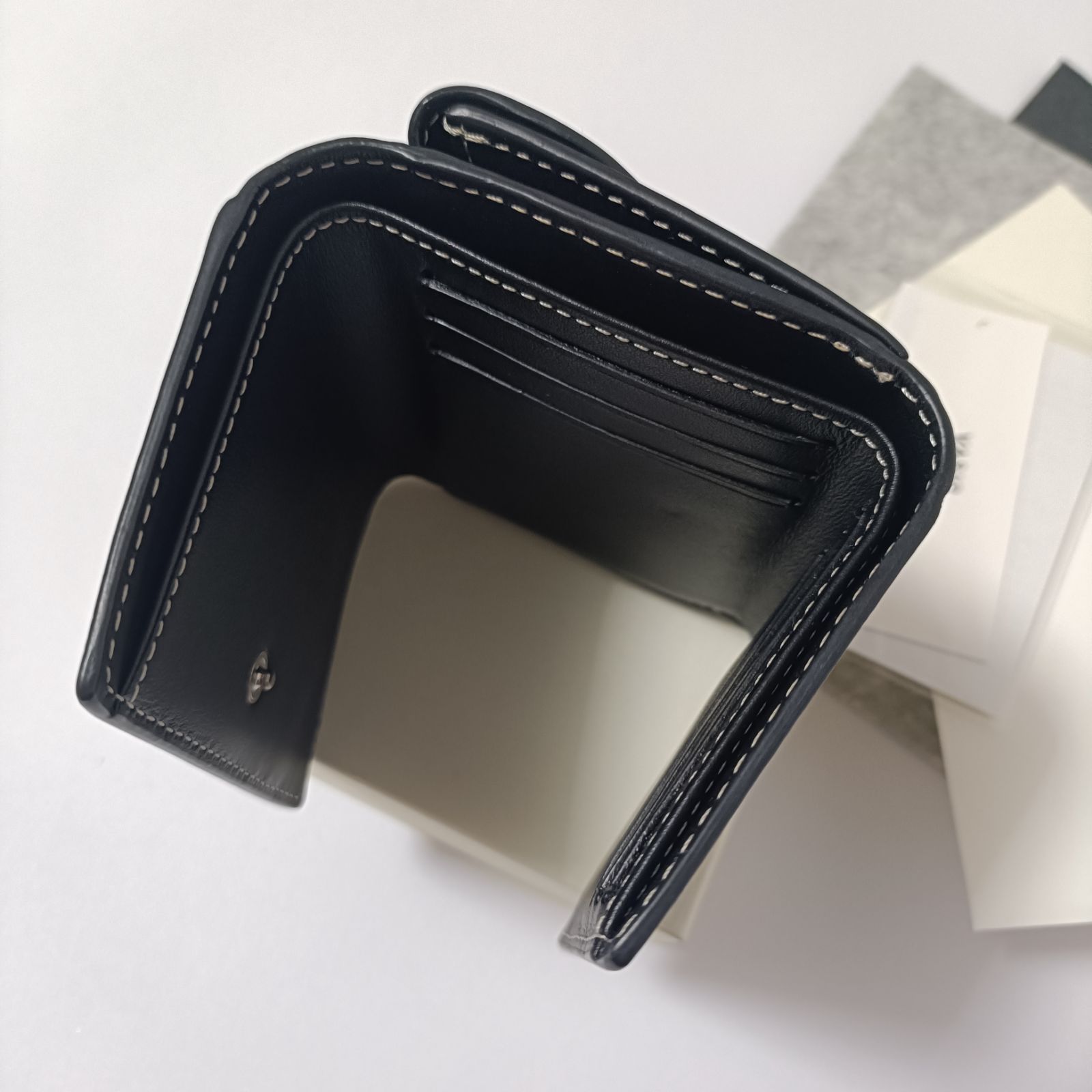 VASIC ヴァジック 三つ折り財布 コンパクトウォレット 牛革 ブラック