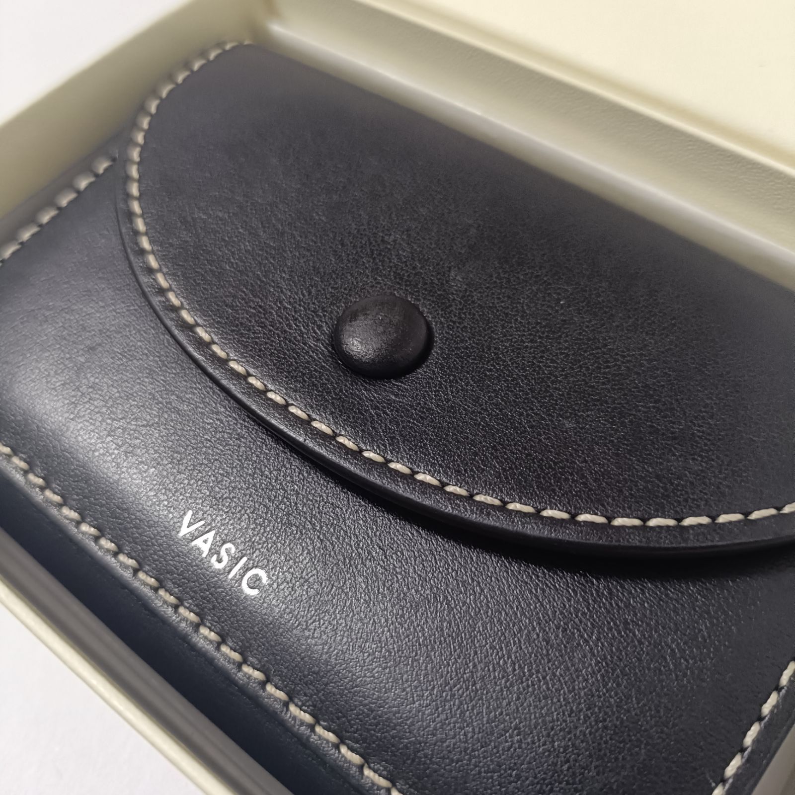 VASIC ヴァジック 三つ折り財布 コンパクトウォレット 牛革 ブラック
