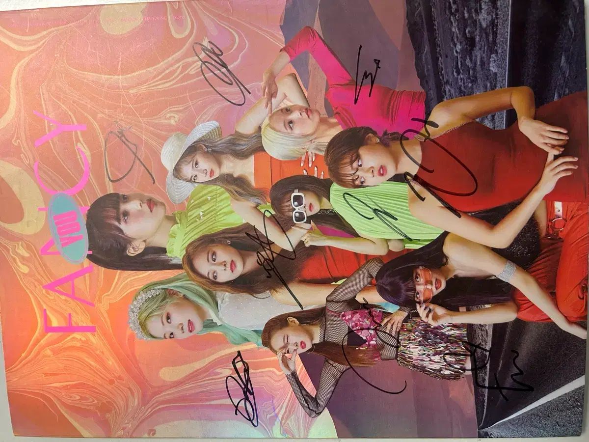 TWICE（トゥワイス）全メンバー サイン入り フルセット アルバム 出品