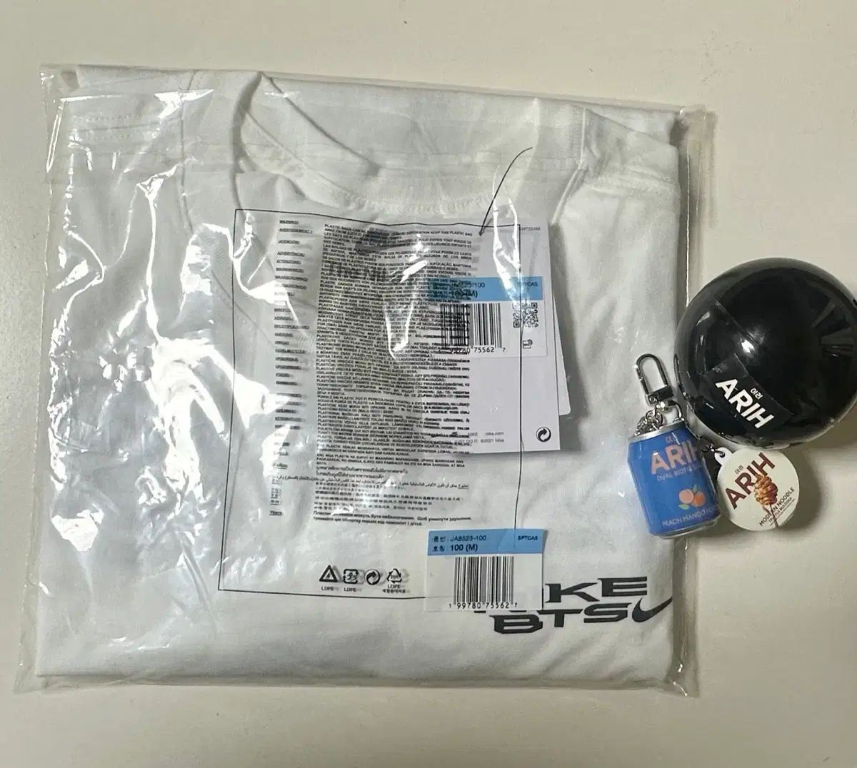 BTS 防弾 NIKE コラボ 半袖Tシャツ M(100) + ARIH キーホルダー