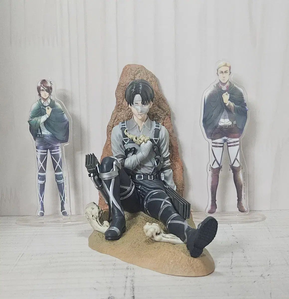 リヴァイ c상 エルヴィン・スミス(エルヴィン) ハンジ アークス アクリル